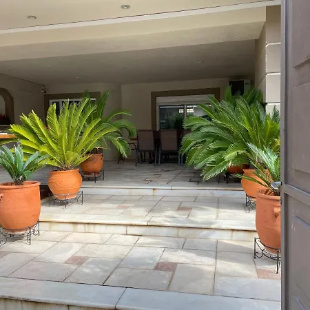 Triptolemus Stay Inn Elefsina Exterior photo